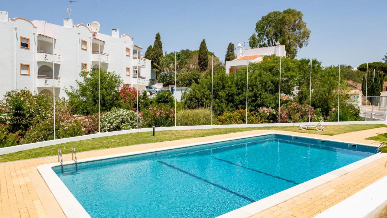 אלבופיירה Charming Beachside Apartment W/ Pool By Lovelystay מראה חיצוני תמונה