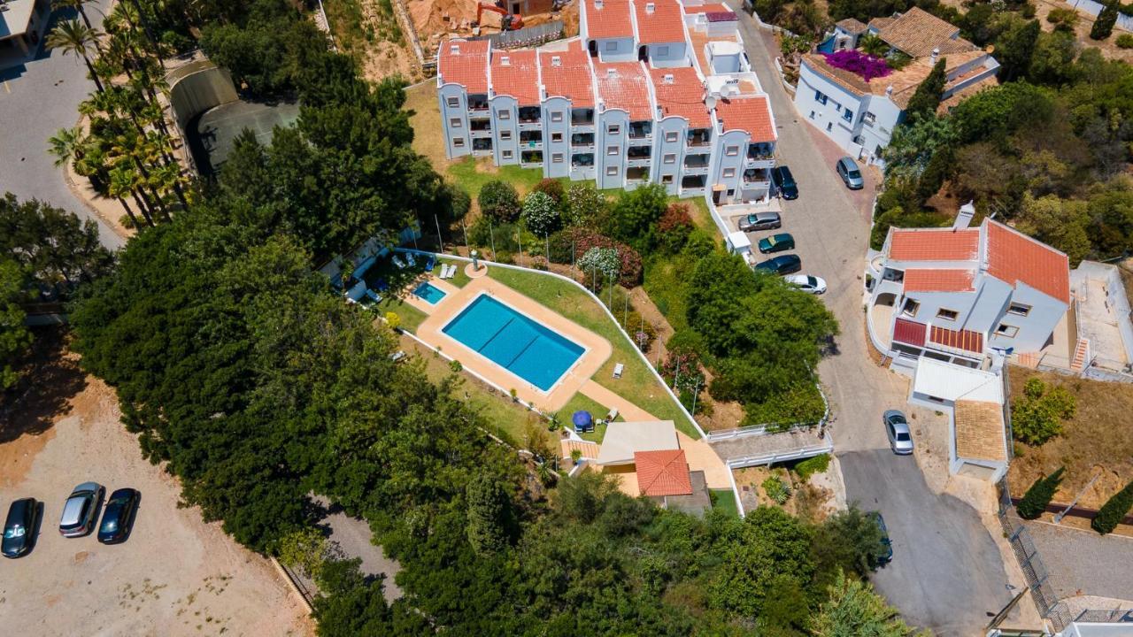 אלבופיירה Charming Beachside Apartment W/ Pool By Lovelystay מראה חיצוני תמונה